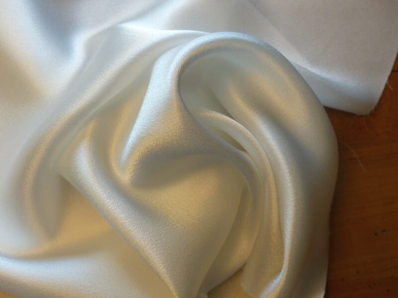 Ivory Poly-Satin – 150cm × 3m